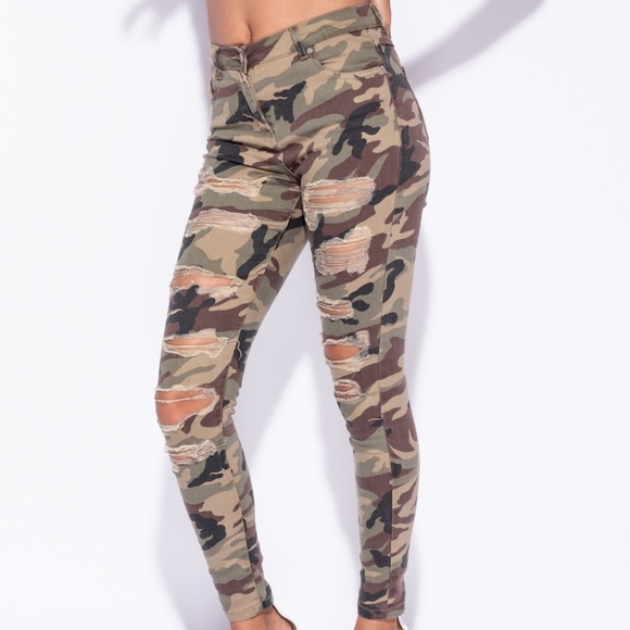 Camouflage Distressed Skinny Jeans - Picture 5 of 10